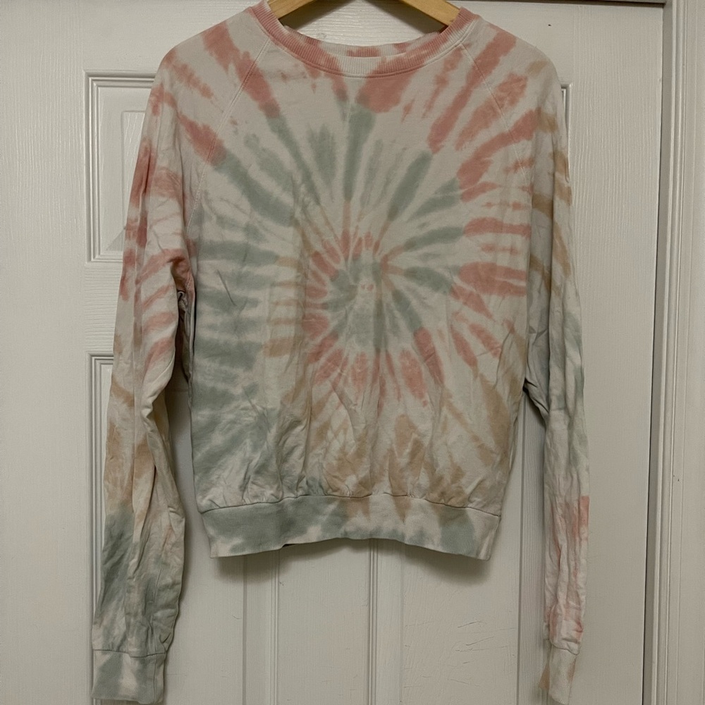 tie-dye long sleeve shirt